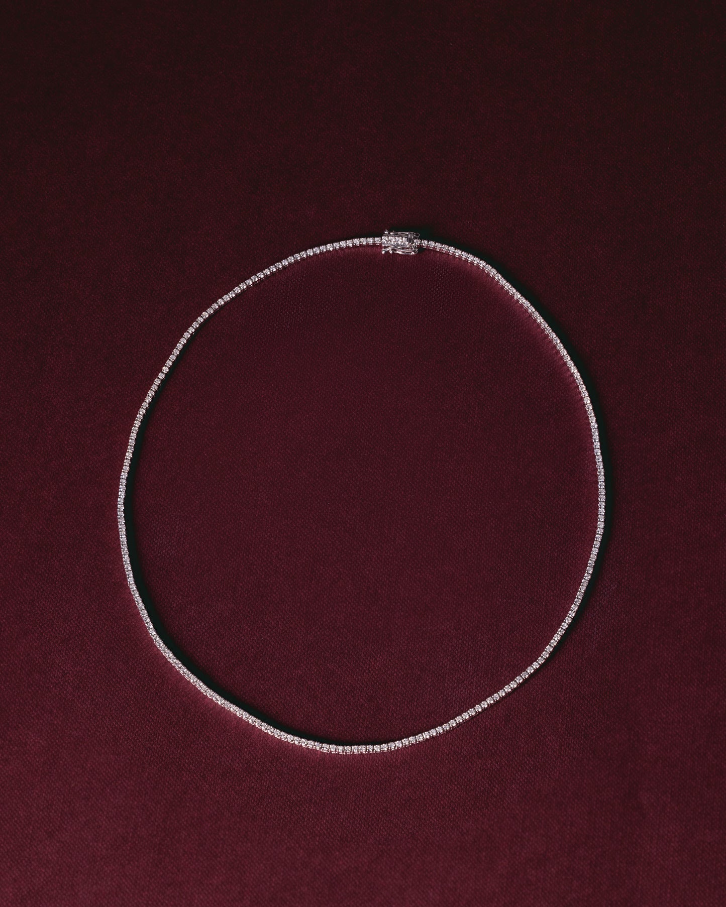 Tennis Necklace w. Round Diamonds (White Gold)