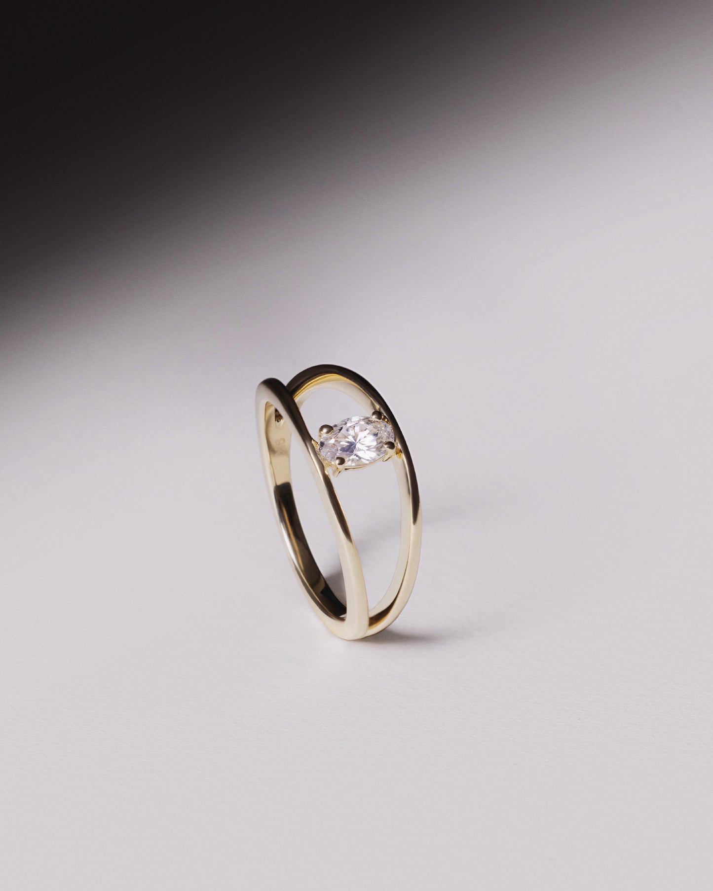 Double Band Ring w. Oval Diamond (Yellow Gold)