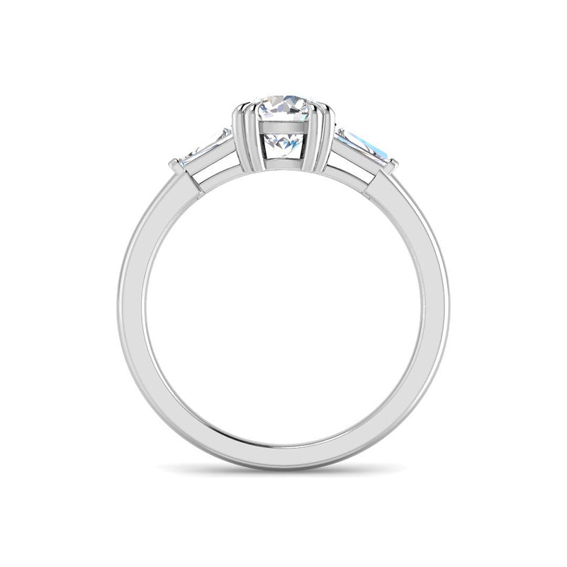 Round Solitaire w. Tapered Baguettes (White Gold)