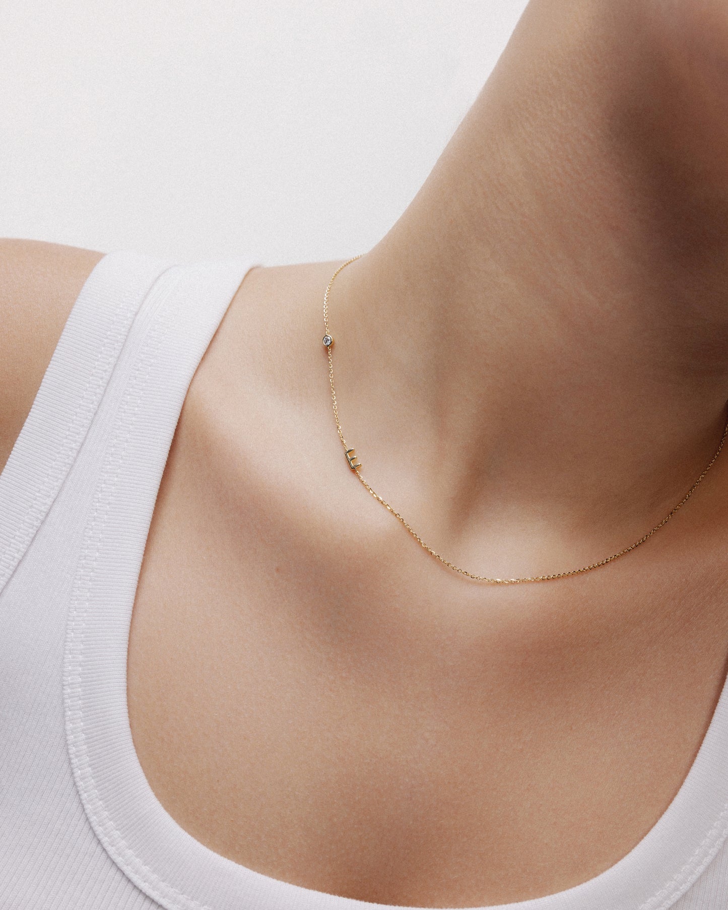 Custom Letter Necklace w. Diamond (White Gold)