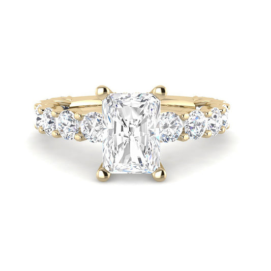 Emerald Cut w. Shared Prong Band and Hidden Halo (Yellow Gold)